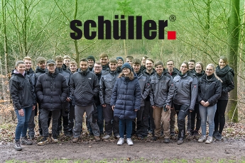 Schüller : ses apprentis plantent des arbres dans le Spessart